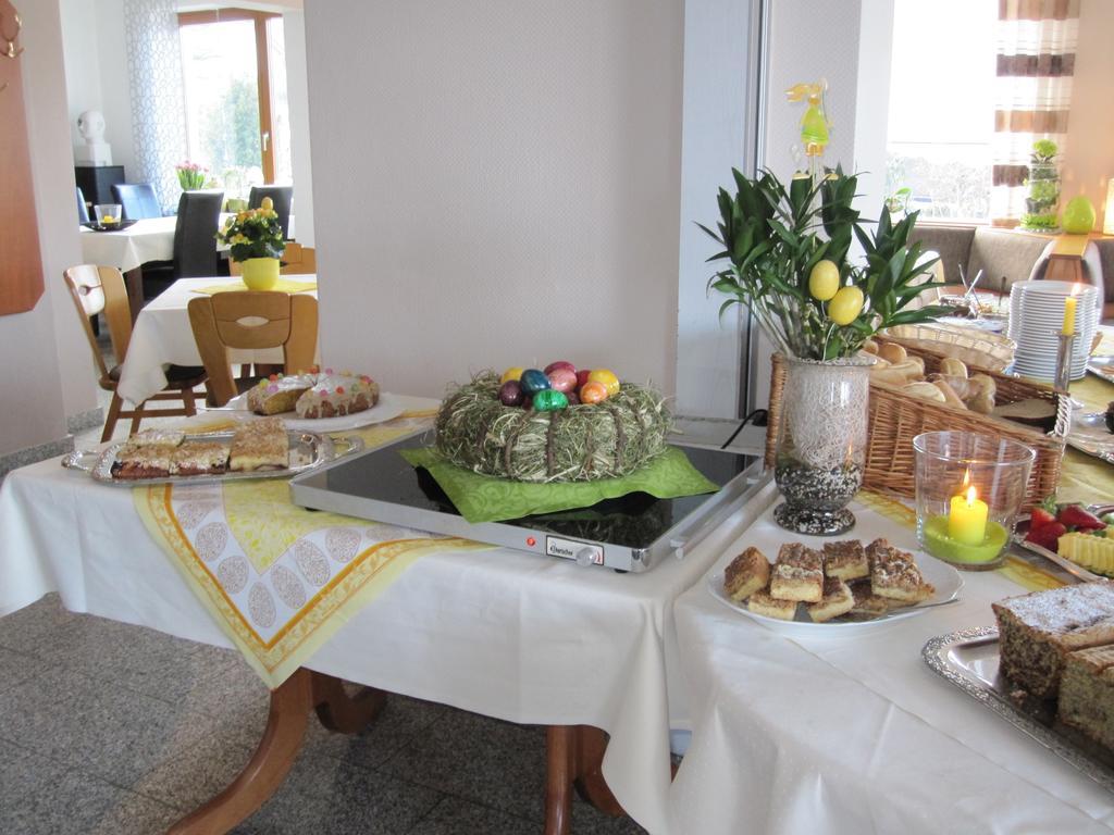 Rhoen-Hotel Sonnenhof - Restaurant & Cafe พ็อพเพินเฮาเซน ภายนอก รูปภาพ