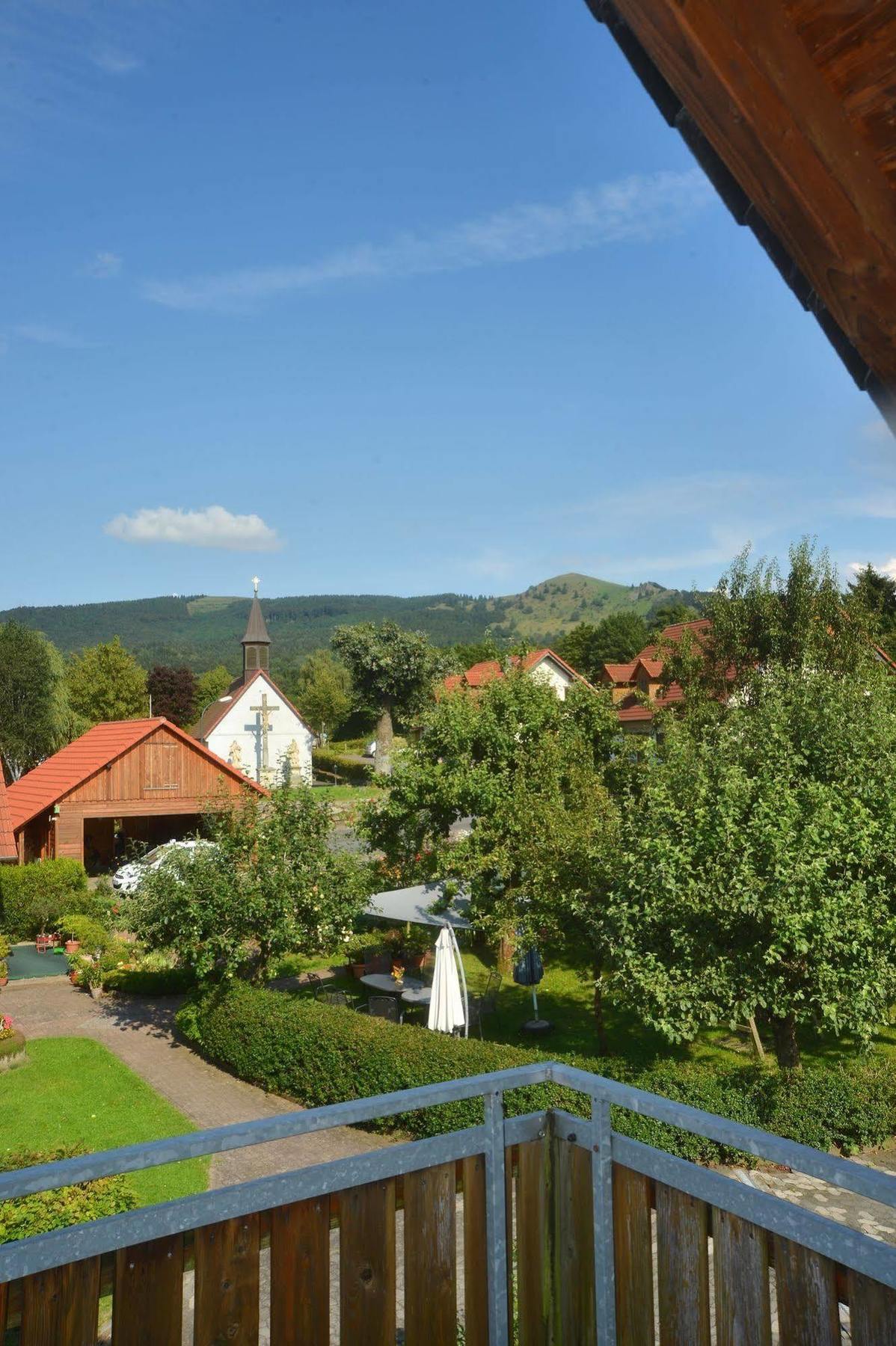Rhoen-Hotel Sonnenhof - Restaurant & Cafe พ็อพเพินเฮาเซน ภายนอก รูปภาพ